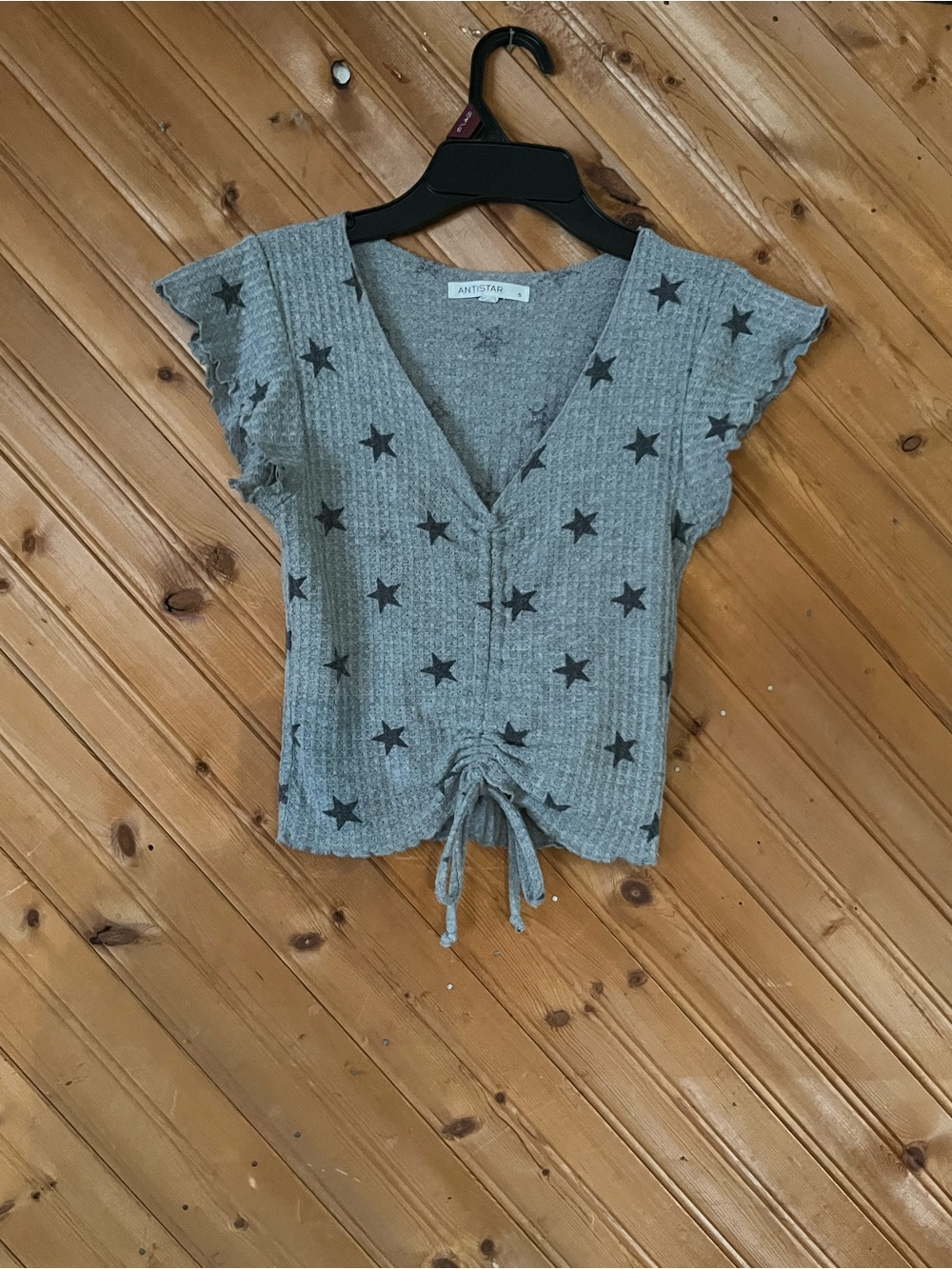 Anystar Gray Star-Print Tie-Front Ribbed Crop Top